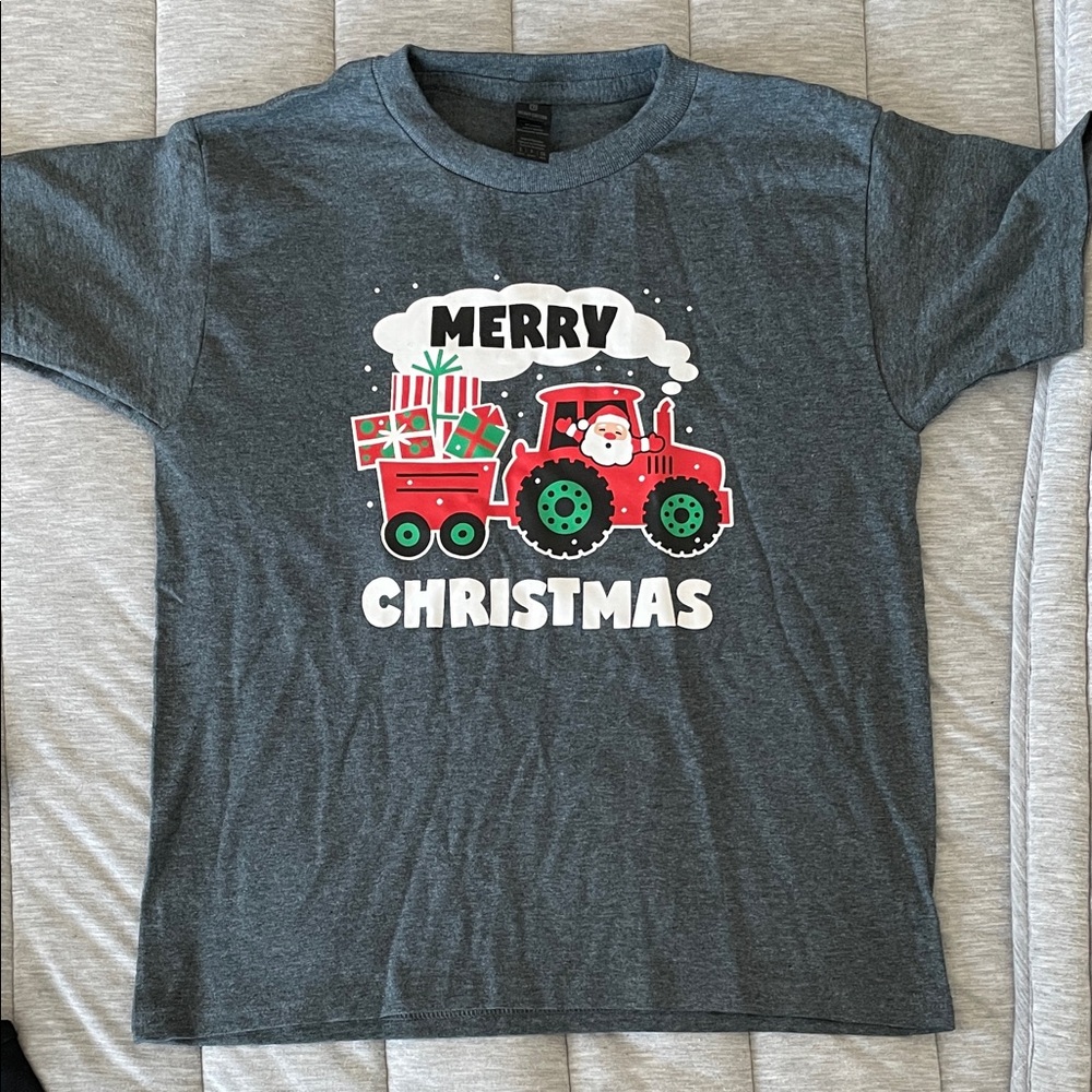 Gildan Kids Christmas Santa Tractor T-Shirt - Gray and Red Boys